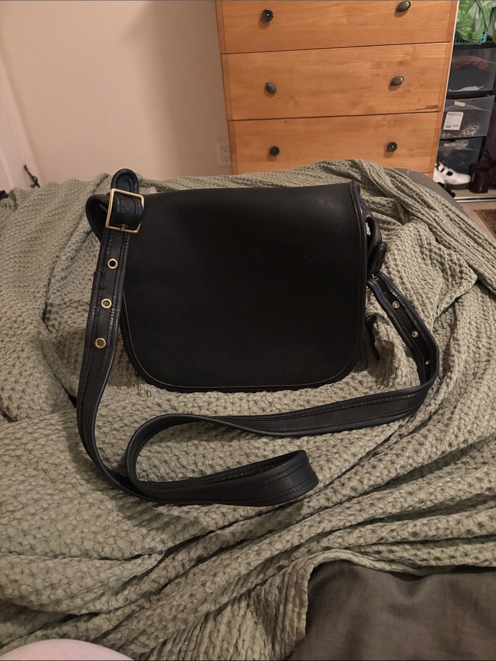 1996 Coach Black Leather Messenger Bag with Brass Hardware 9170- no hang tag